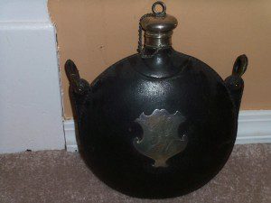 VICTORIAN LEATHER COVERD CANTEEN